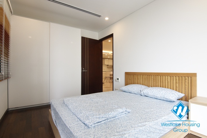 Hanoi Aqua Central 03 bedroom apartment for rent, 44 Yen Phu, Hanoi
